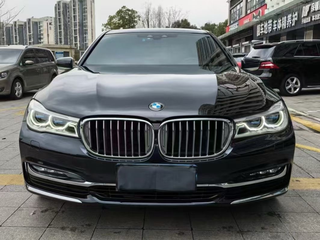 宝马7系 740Li [进口] 2018款 3.0T 自动 汽油 尊享型卓越套装 价格0万 