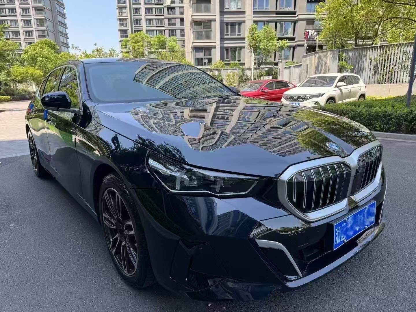 宝马5系 530Li 2025款 2.0T 自动 汽油 xDrive豪华套装 价格0万 