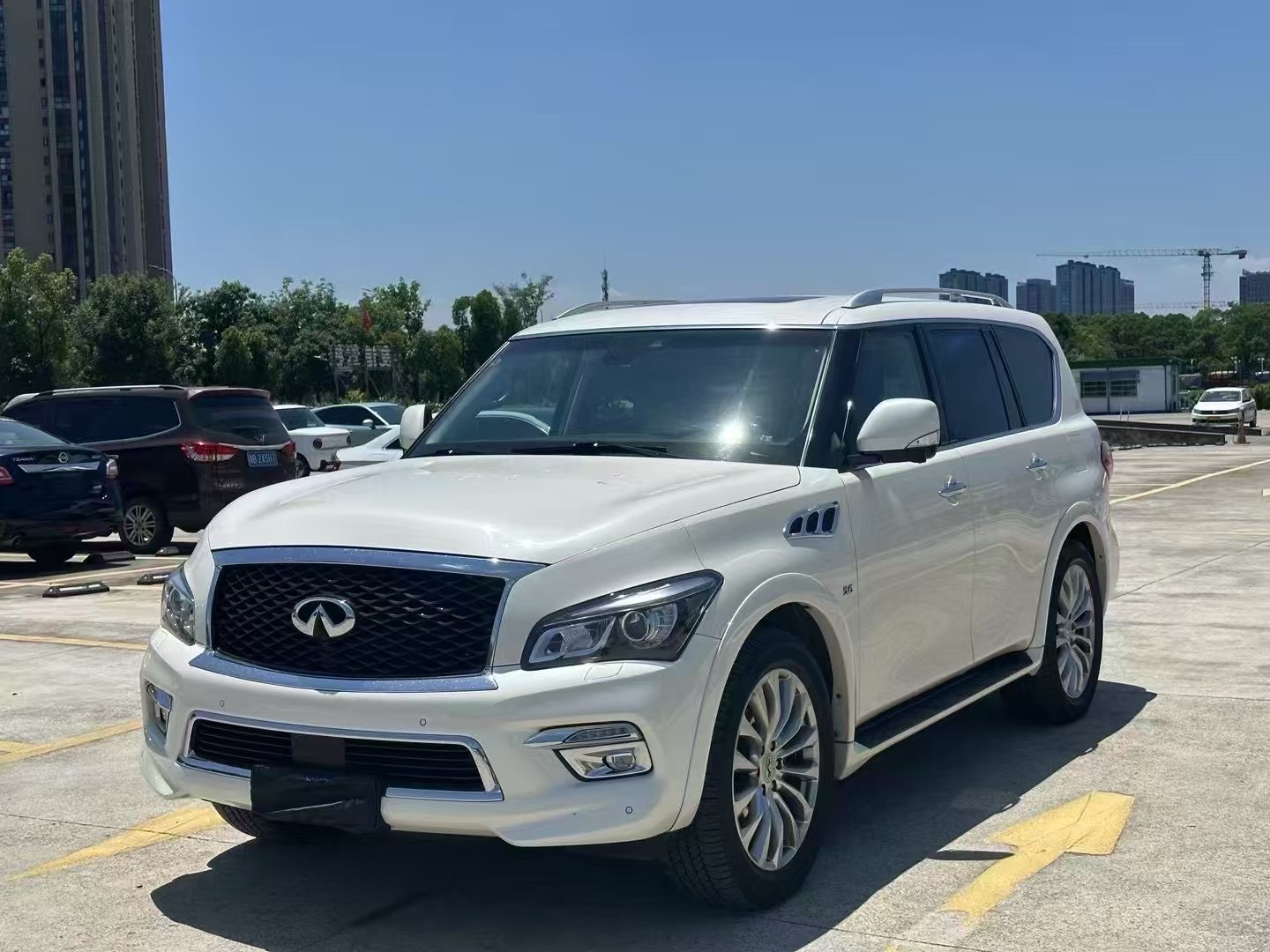 英菲尼迪QX80 [进口] 2017款 5.6L 自动 四驱 中东版平行进口 价格0万