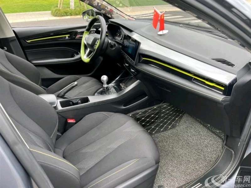 荣威i5 2019款 1.5L 手动 4G互联朗豪版 (国Ⅵ) 