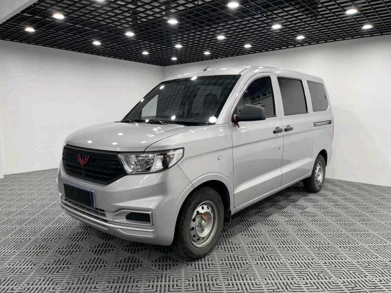 五菱宏光 S 2020款 1.5L 手动 7座 基本型价格0万 