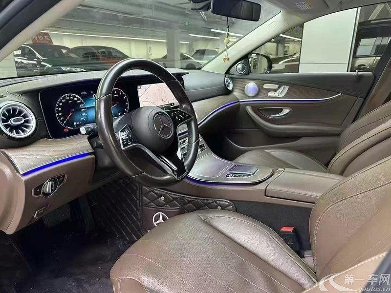 奔驰E级 300L 2022款 2.0T 自动 汽油 改款三运动豪华型 (国Ⅵ) 