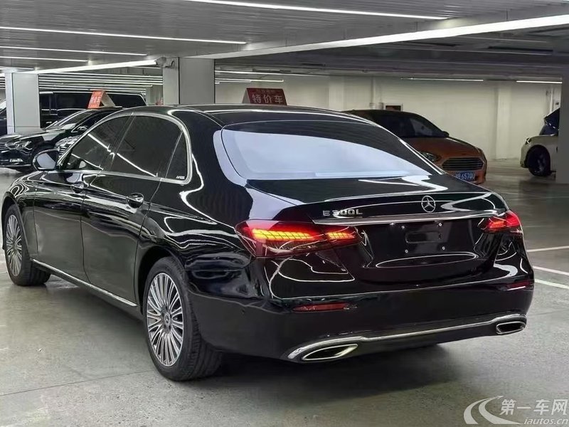 奔驰E级 300L 2022款 2.0T 自动 汽油 改款三运动豪华型 (国Ⅵ) 