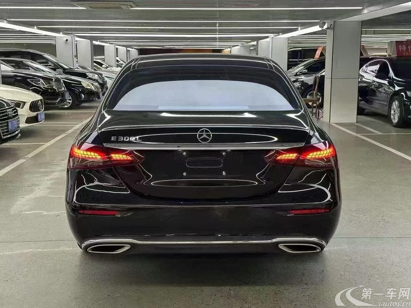 奔驰E级 300L 2022款 2.0T 自动 汽油 改款三运动豪华型 (国Ⅵ) 