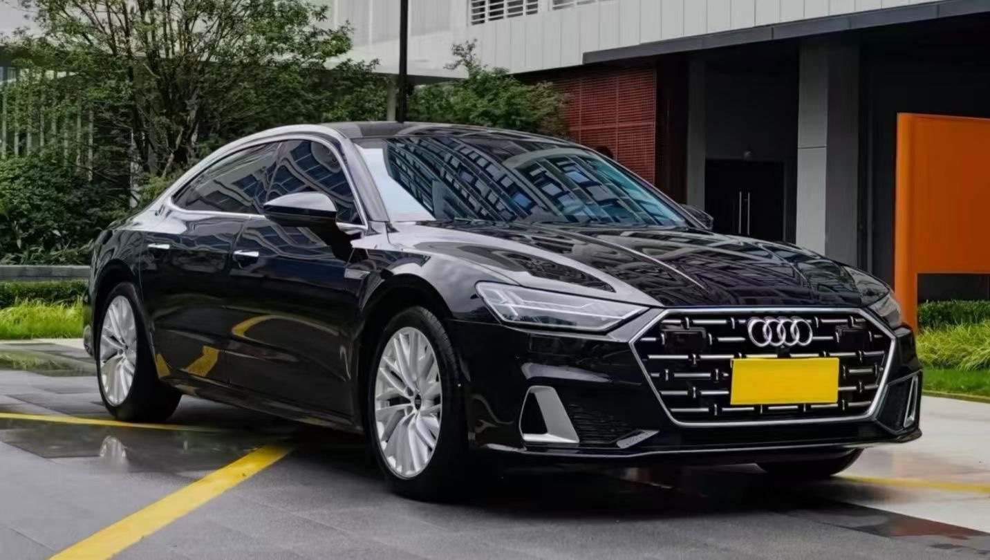 奥迪A7L 45TFSI 2024款 2.0T 自动 RS套件竞速版 价格0万 
