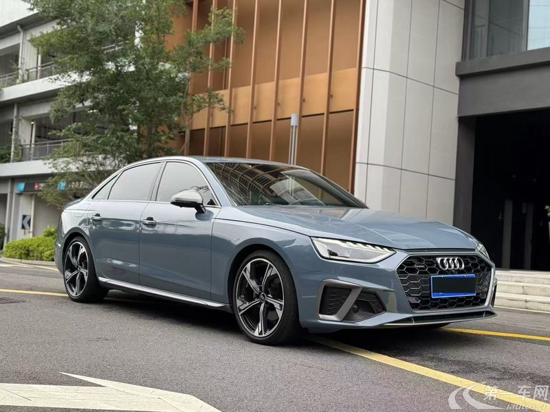 奥迪A4L 2022款 2.0T 自动 quattro-RS套件燃速型 (国Ⅵ) 