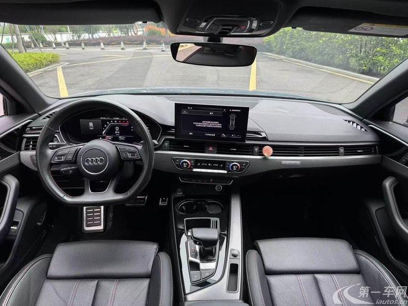 奥迪A4L 2022款 2.0T 自动 quattro-RS套件燃速型 (国Ⅵ) 