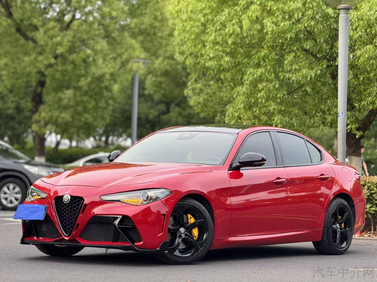 阿尔法罗密欧Giulia [进口] 2020款 2.0T 自动 黯夜魅影限量版 价格0万 