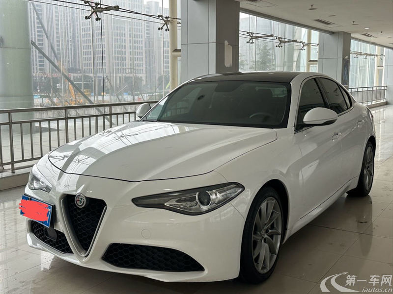 阿尔法罗密欧Giulia [进口] 2017款 2.0T 自动 豪华版 