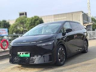 小鹏X9 0.0T 自动 640四驱高性能Max 