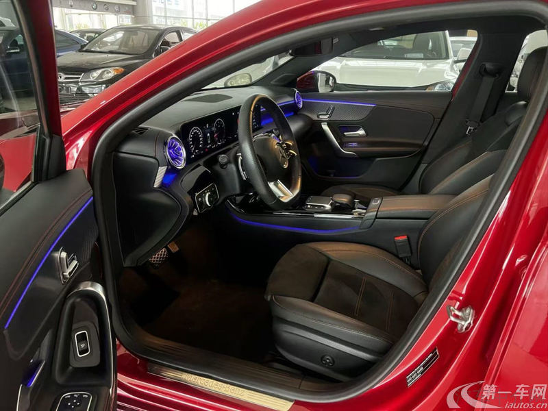 奔驰A级 A200L 2023款 1.3T 自动 时尚型 (国Ⅵ) 