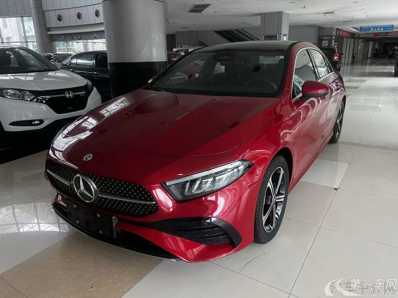 奔驰A级 A200L 2023款 1.3T 自动 时尚型 (国Ⅵ) 