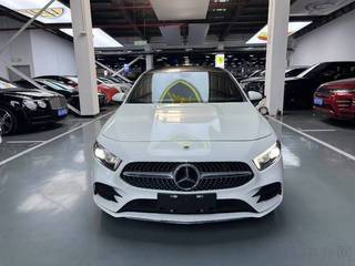 奔驰A级 A200L 1.3T 自动 运动轿车版 