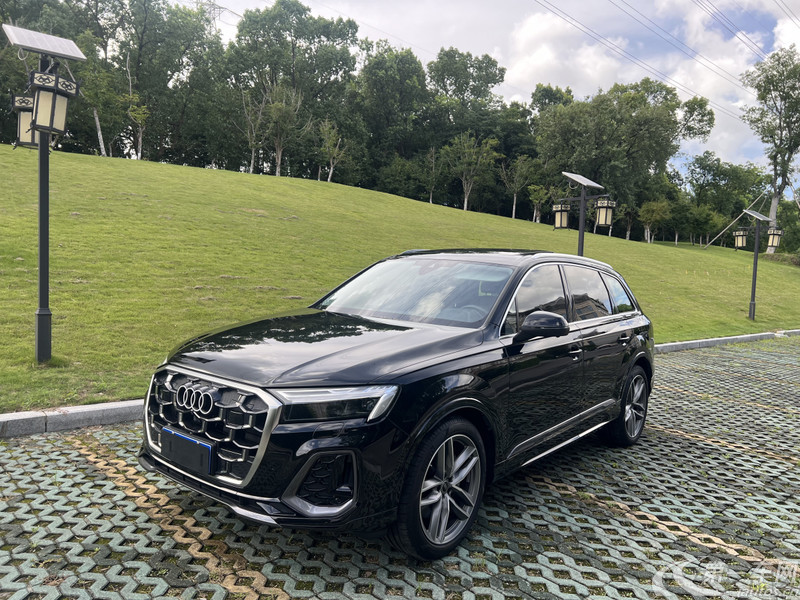 【扬州二手奥迪Q7】奥迪Q7 45TFSI [进口] 2023款 2.0T 自动 quattro-S-line运动型