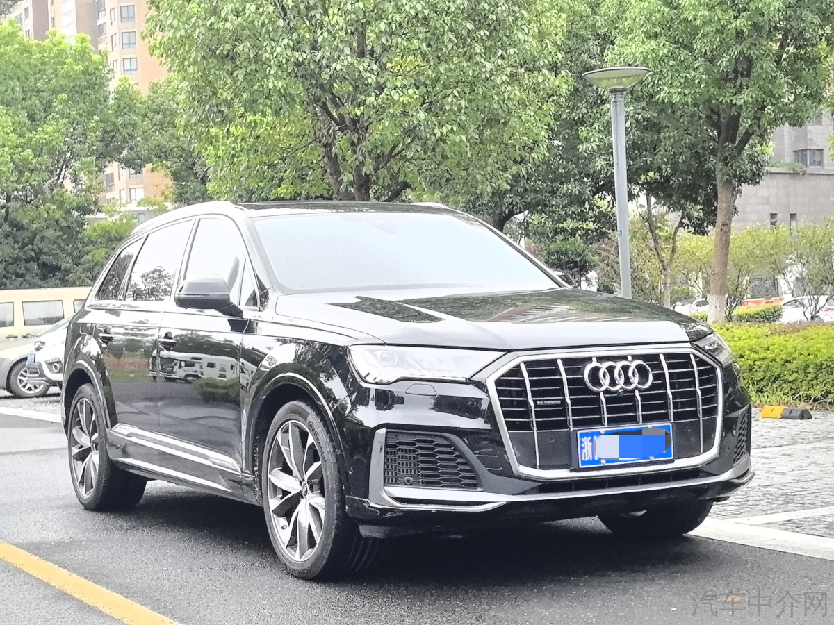 奥迪Q7 45TFSI [进口] 2024款 2.0T 自动 quattro二手车 二手S二手车 二手line运动型价格0万 
