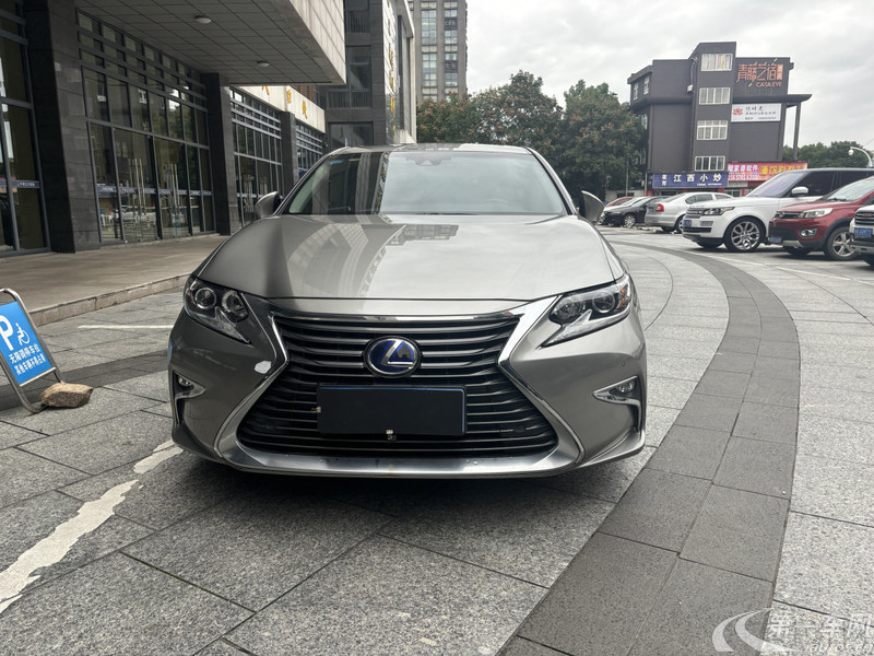 雷克萨斯ES 300h [进口] 2015款 2.5L 自动 舒适版 (国Ⅴ) 