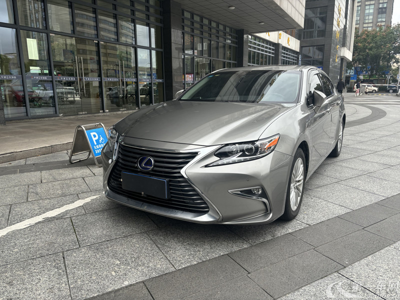 雷克萨斯ES 300h [进口] 2015款 2.5L 自动 舒适版 (国Ⅴ) 
