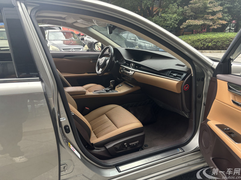 雷克萨斯ES 300h [进口] 2015款 2.5L 自动 舒适版 (国Ⅴ) 