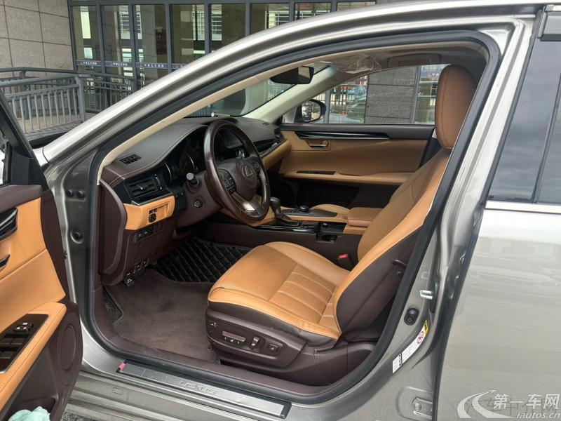 雷克萨斯ES 300h [进口] 2015款 2.5L 自动 舒适版 (国Ⅴ) 