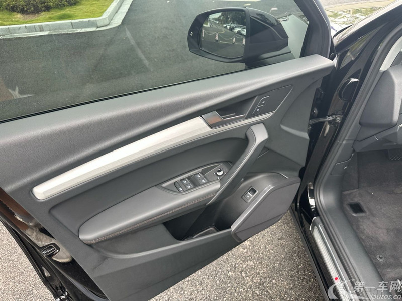 奥迪Q5L 40TFSI 2020款 2.0T 自动 荣享时尚型 (国Ⅵ) 