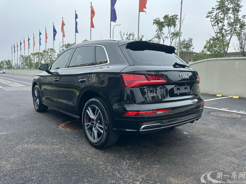 奥迪Q5L 40TFSI 2020款 2.0T 自动 荣享时尚型 (国Ⅵ) 