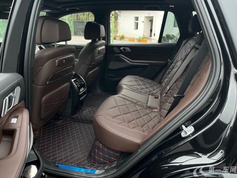 宝马X5 xDrive40Li 2024款 3.0T 自动 尊享型黑焰限量版 (国Ⅵ) 