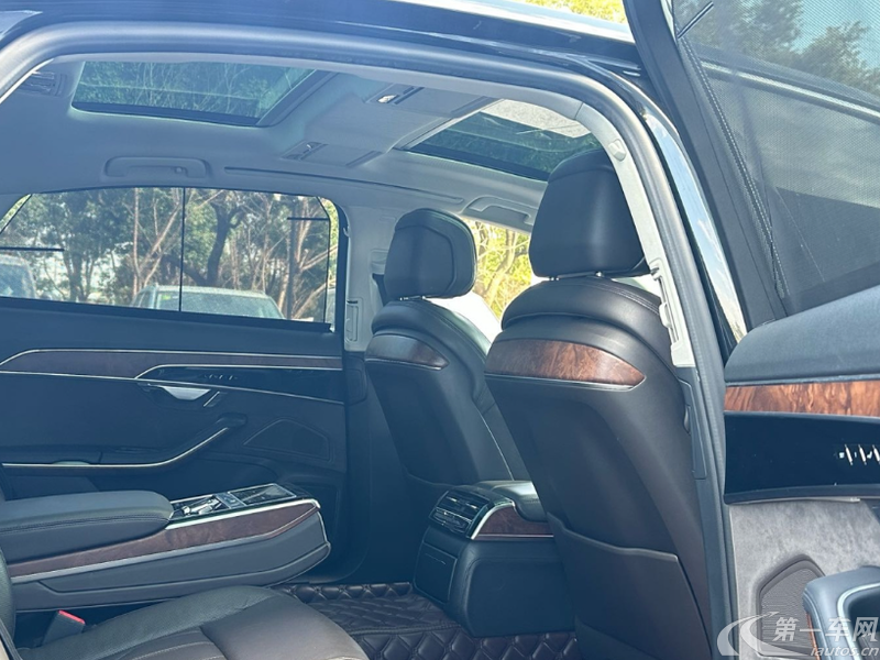 奥迪A8L 50 2019款 3.0T 自动 四驱 豪华型 