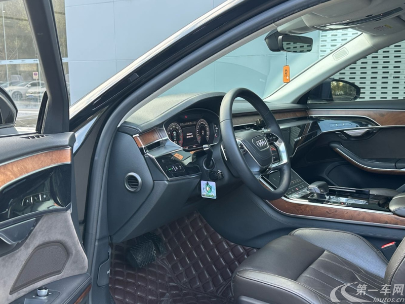 奥迪A8L 50 2019款 3.0T 自动 四驱 豪华型 