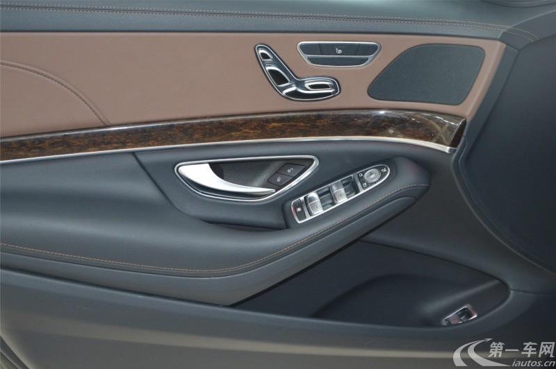 奔驰S级 S320 [进口] 2016款 3.0T 自动 汽油 豪华型加长版 (欧Ⅴ) 