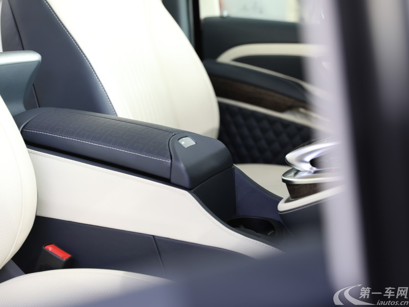 奔驰V级 2020款 2.0T 自动 长轴距豪华版 (国Ⅵ) 