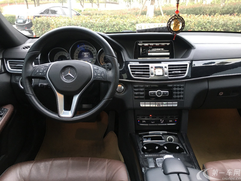 奔驰E级 E300L 2014款 3.0L 自动 汽油 运动豪华型 (国Ⅳ) 