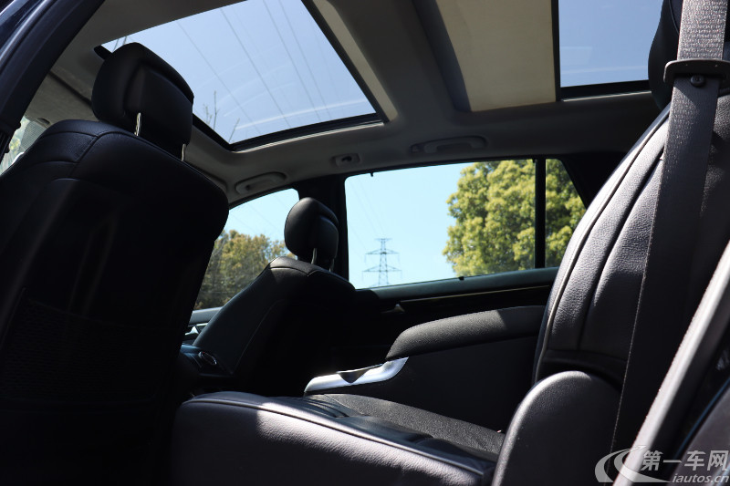 奔驰R级 R320 [进口] 2015款 3.0T 自动 汽油 豪华型 