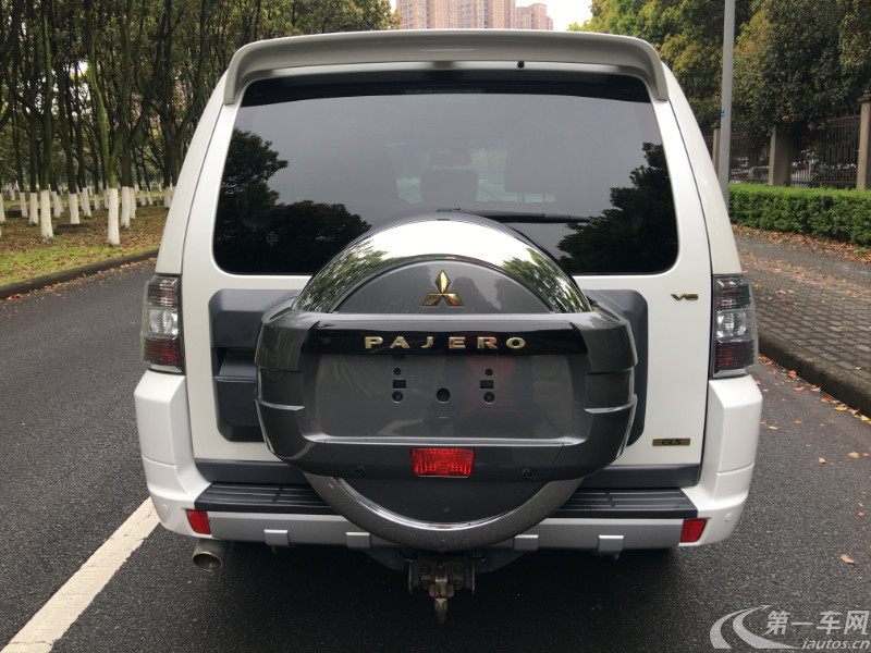 三菱帕杰罗 [进口] 2016款 3.0L 自动 四驱 尊贵版 
