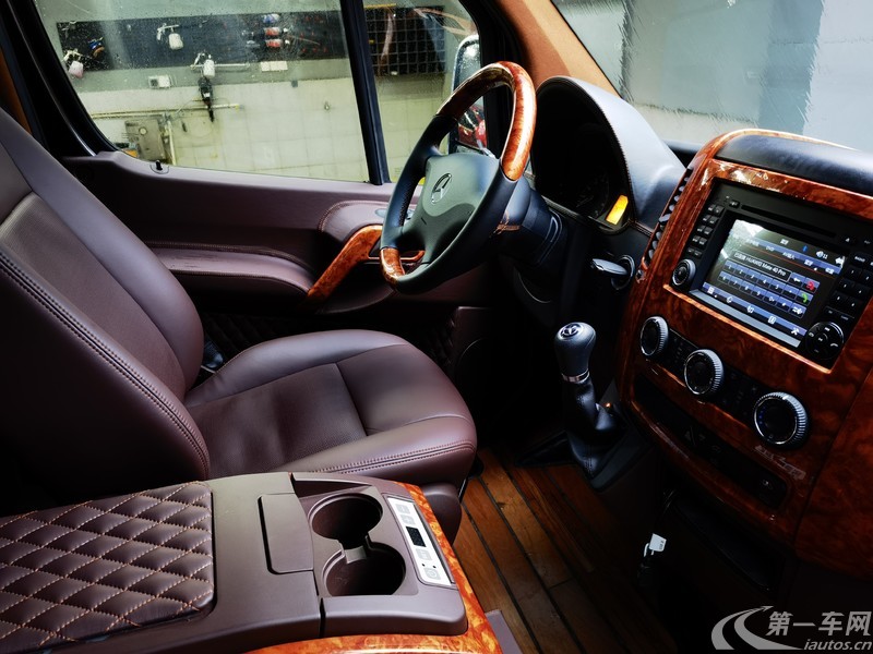 奔驰Sprinter [进口] 2015款 3.5L 自动 7座 欧规版平行进口 
