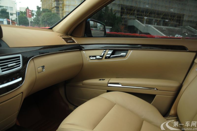 奔驰S级 S300 [进口] 2010款 3.0L 自动 汽油 豪华型加长版 