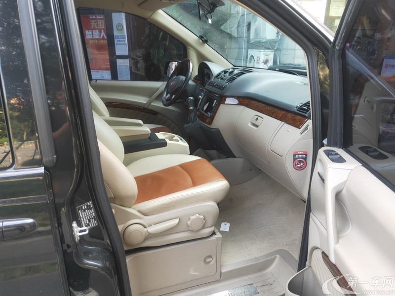奔驰唯雅诺 2013款 3.0L 自动 7座 汽油 礼遇版 (国Ⅴ) 