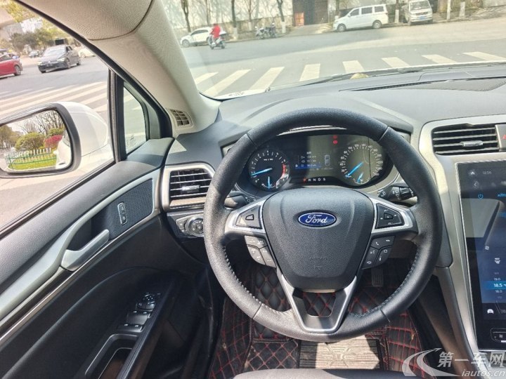 福特蒙迪欧 2020款 1.5T 自动 EcoBoost180豪华型 (国Ⅵ) 