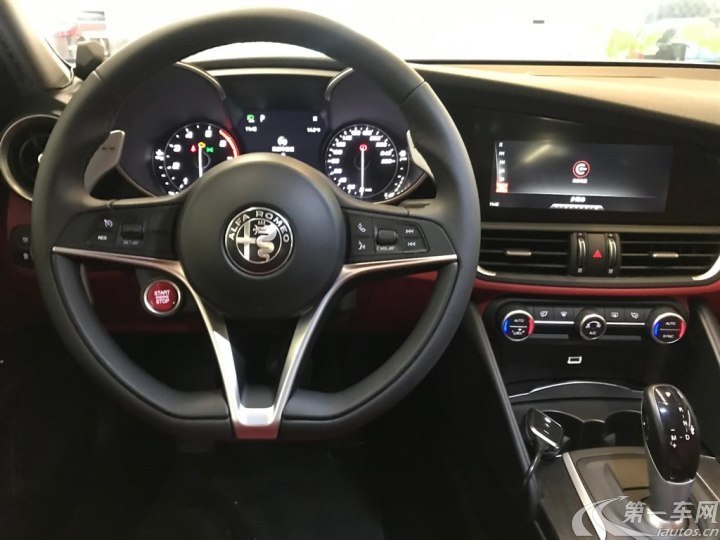 阿尔法罗密欧Giulia [进口] 2020款 2.0T 自动 豪华版 