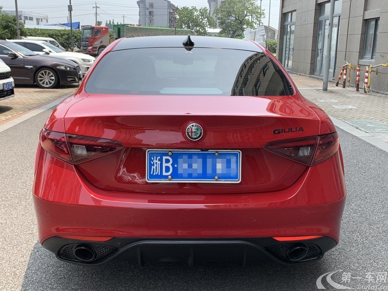 阿尔法罗密欧Giulia [进口] 2019款 2.0T 自动 豪华版 