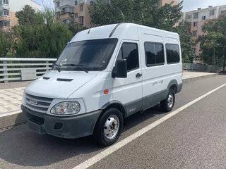 依维柯宝迪 a37 2.5t 手动 客货两用高顶