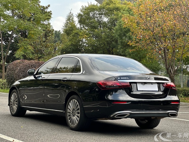 奔驰E级 300L 2022款 2.0T 自动 汽油 运动时尚型 (国Ⅵ) 