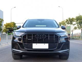 奥迪Q7 55 3.0T 自动 尊贵型quattro-S-line 