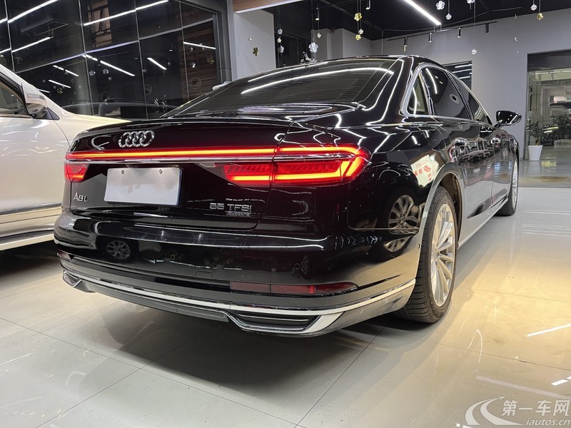 奥迪A8L 55 [进口] 2019款 3.0T 自动 汽油 尊贵型 