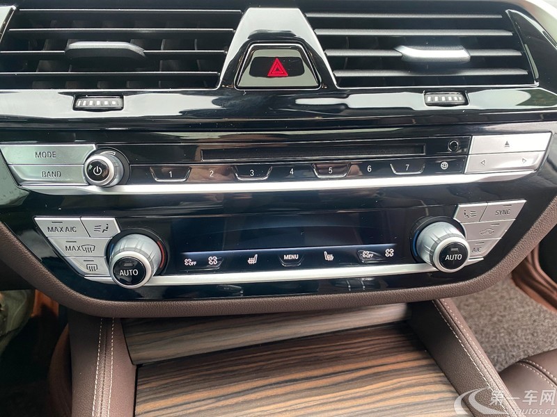 宝马5系 530Li 2018款 2.0T 自动 汽油 尊享型豪华套装 (国Ⅴ) 