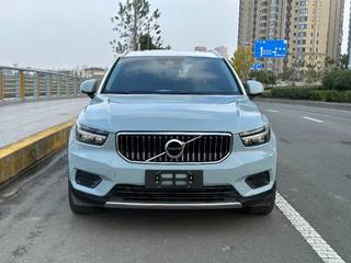 沃尔沃XC40 T4 2.0T 自动 破晓冰雪白 