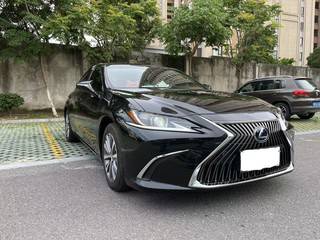 雷克萨斯ES 300h 2.5L 自动 卓越版 