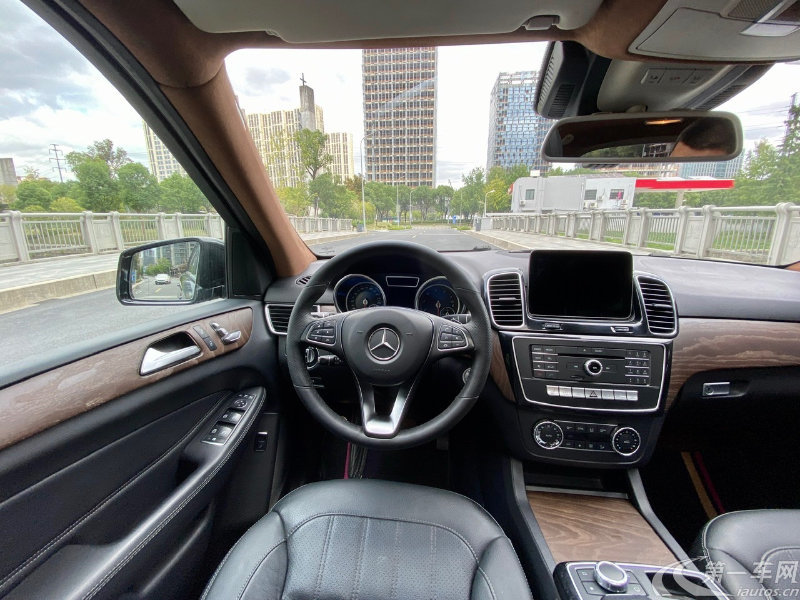 奔驰GLE级 GLE320 [进口] 2017款 3.0T 自动 豪华型 