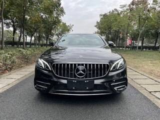 奔驰E级 E300L 2.0T 自动 运动时尚型 