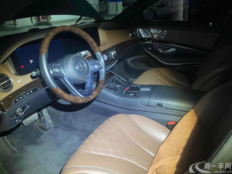 奔驰迈巴赫S级 S560 [进口] 2019款 4.0T 自动 欧规版平行进口 (欧Ⅴ) 