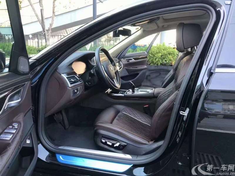 宝马7系 740Li [进口] 2019款 3.0T 自动 汽油 尊享型豪华套装 